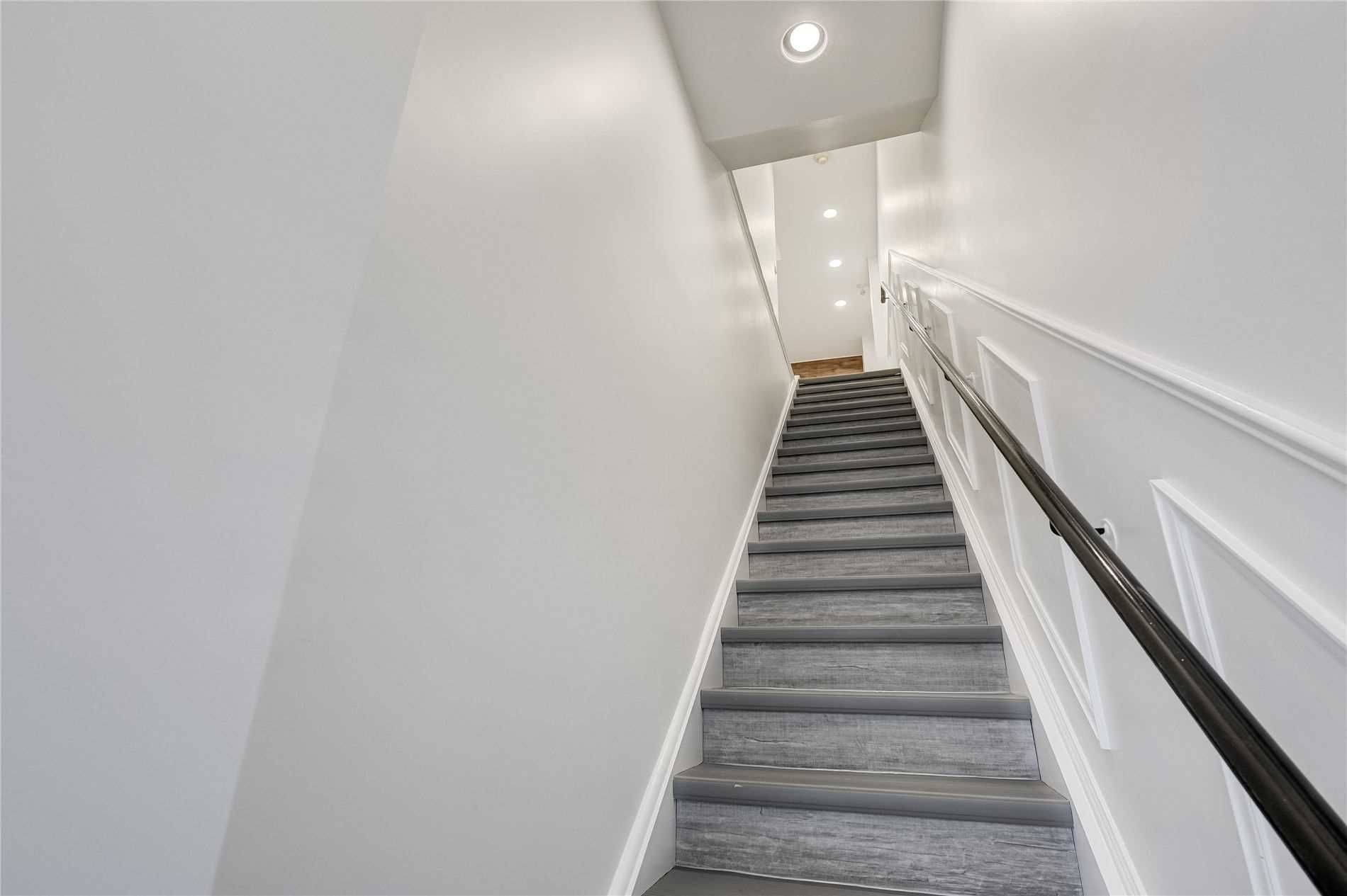 Toronto C01, ON M5T 1S2,283 College ST #2nd&3rd