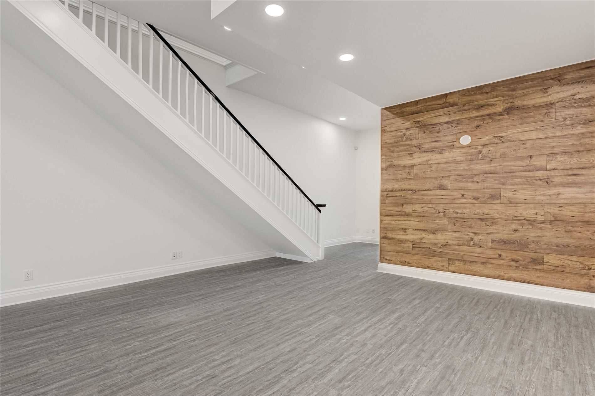 Toronto C01, ON M5T 1S2,283 College ST #2nd&3rd