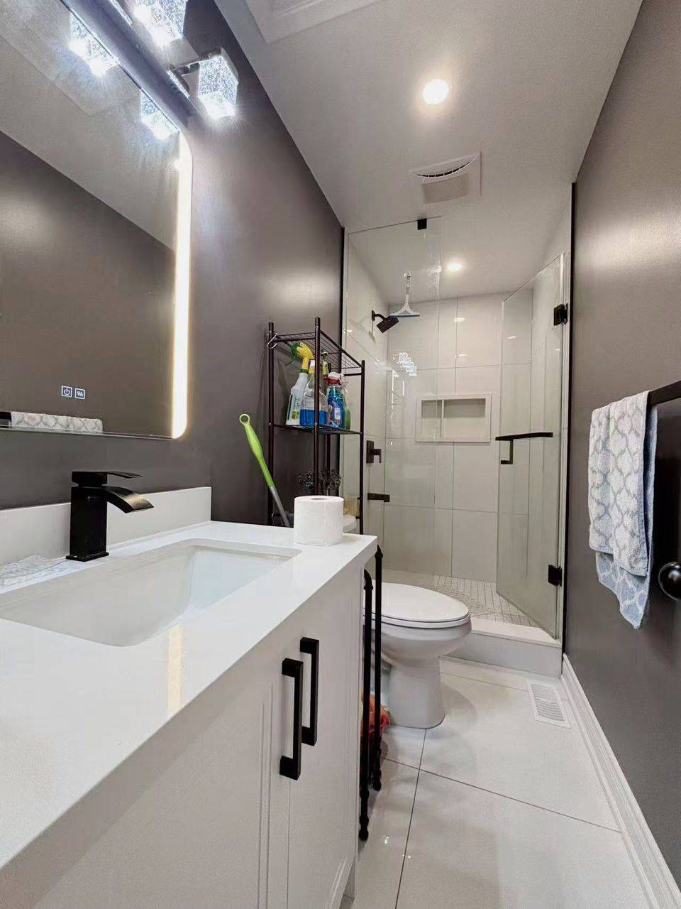 Toronto C15, ON M2H 1W5,983 Old Cummer AVE