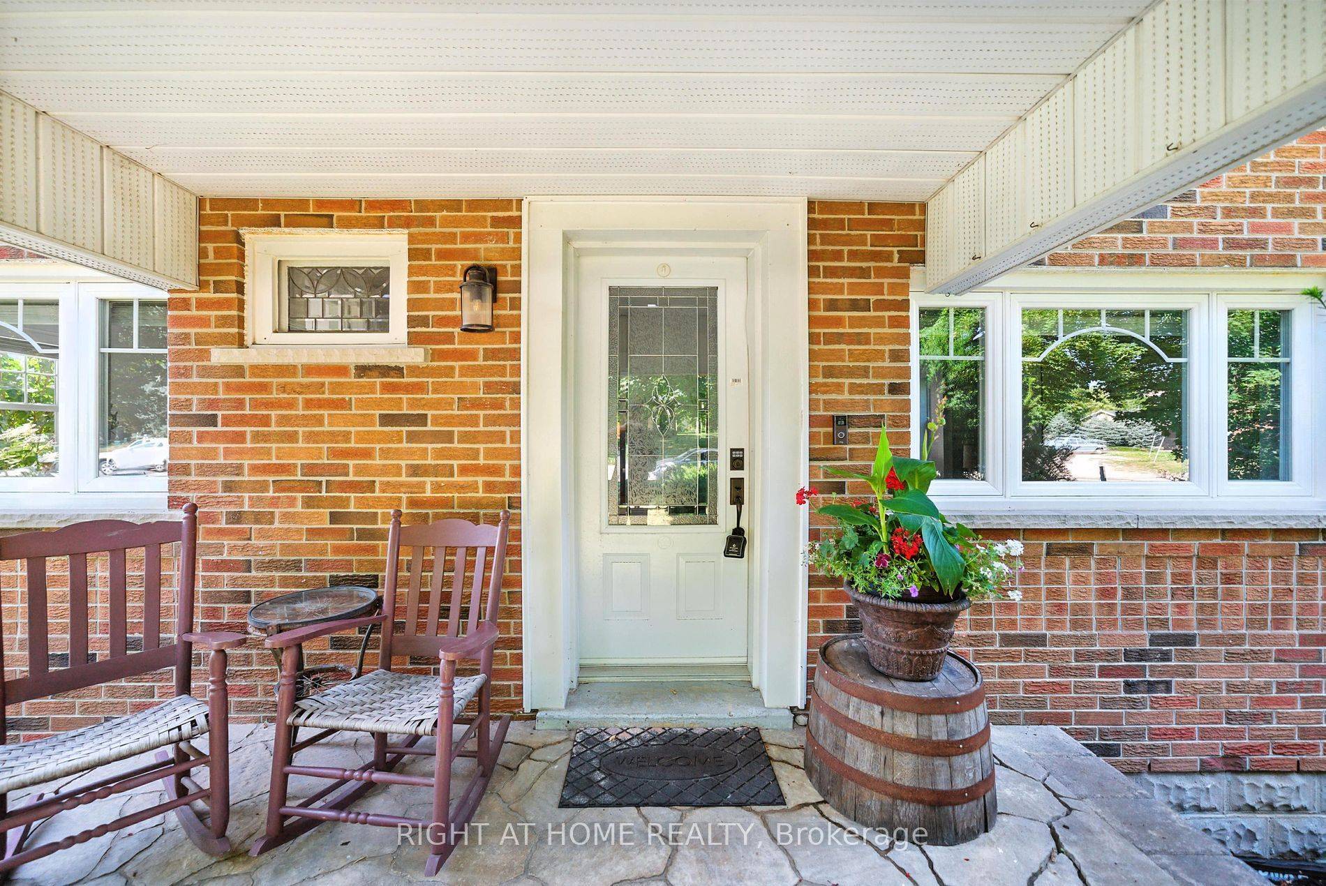 Whitby, ON L0B 1A0,675 Myrtle RD W