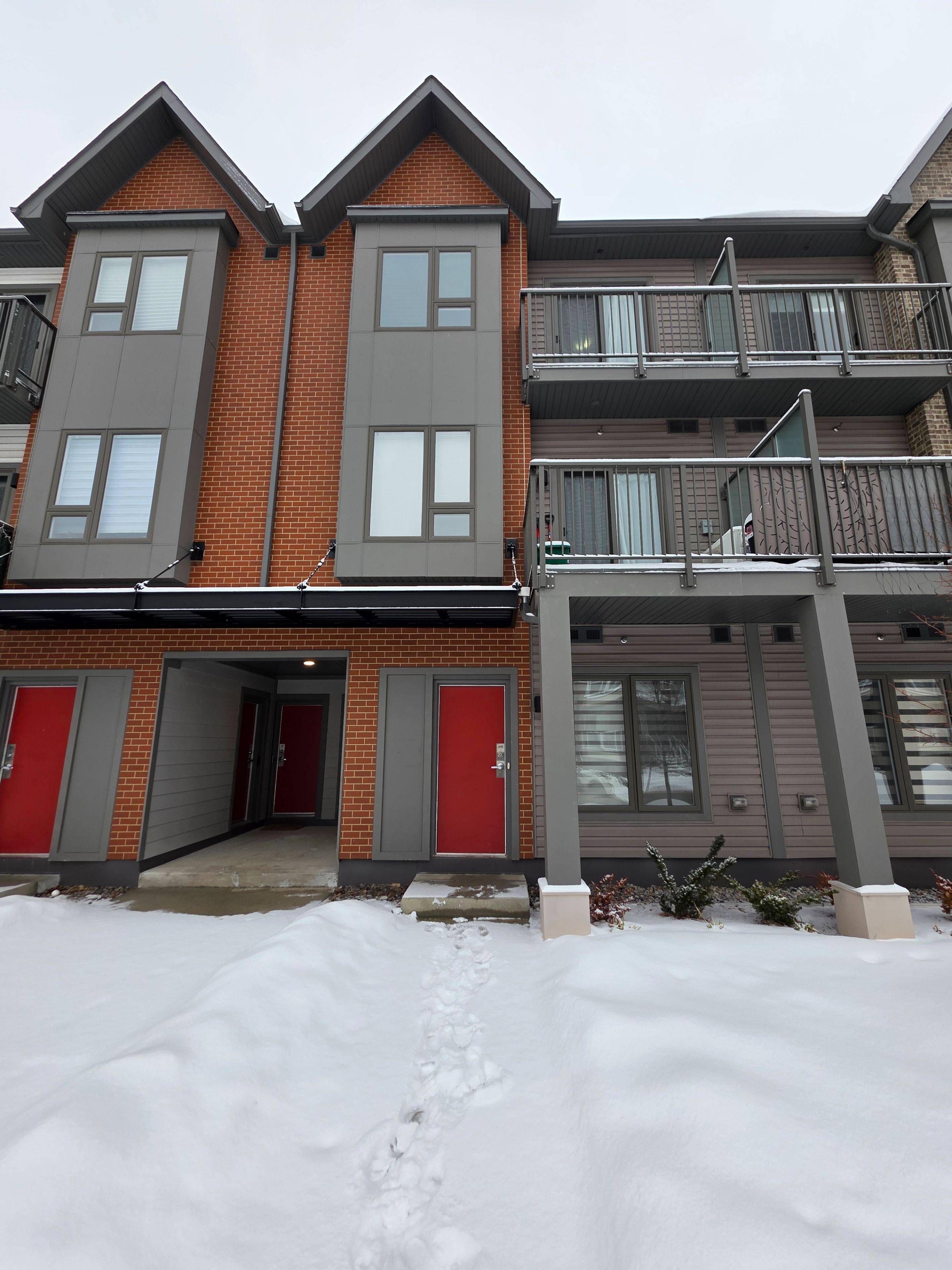 Pickering, ON L1X 0L3,2635 William Jackson DR #409