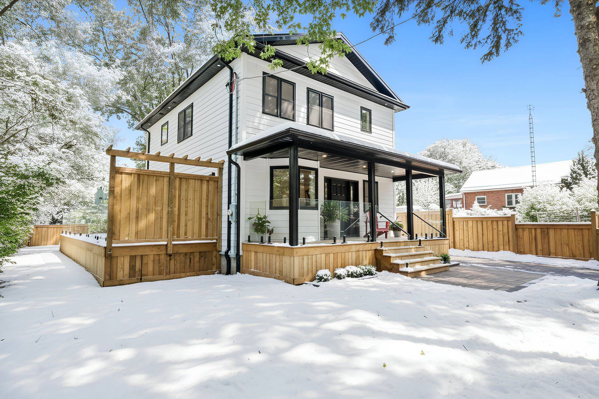 Oshawa, ON L1G 2K5,128 Buckingham AVE