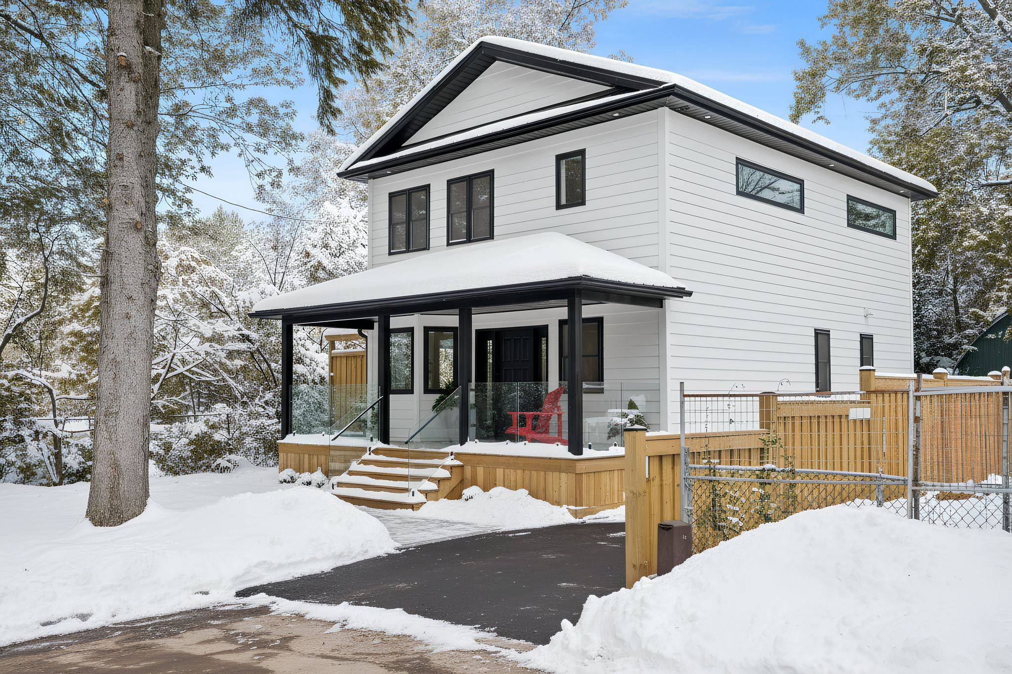 Oshawa, ON L1G 2K5,128 Buckingham AVE