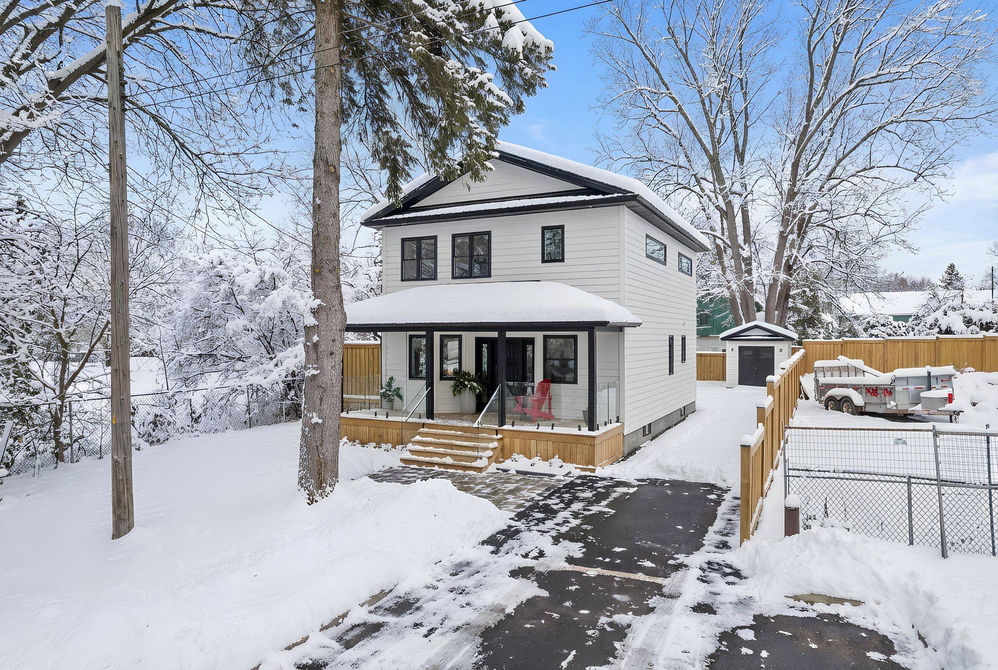 Oshawa, ON L1G 2K5,128 Buckingham AVE