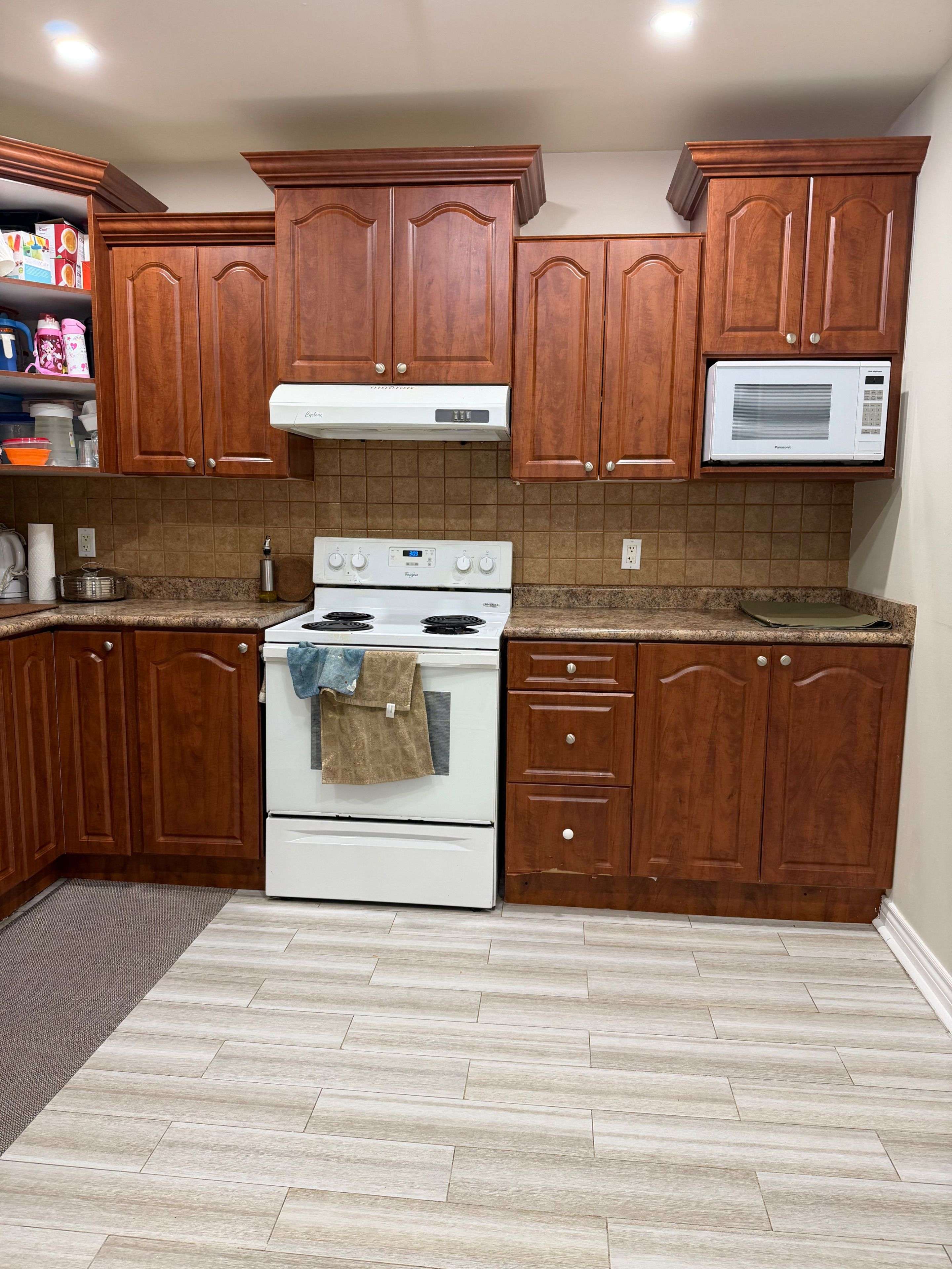 Toronto E09, ON M1G 2G5,25 Par AVE