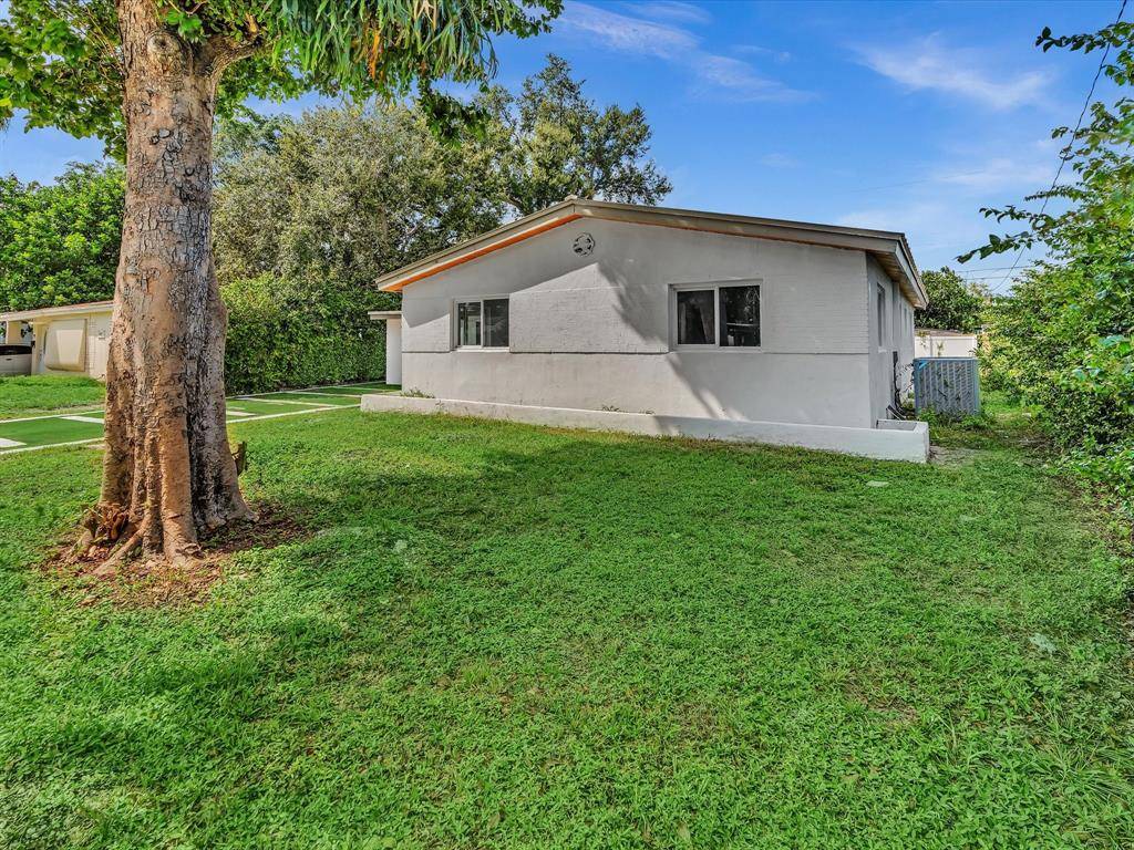 Hollywood, FL 33024,6641 Douglas St