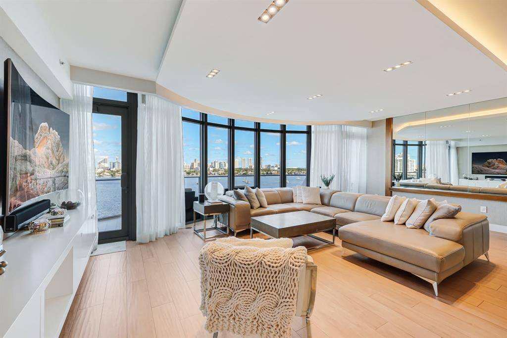 North Miami Beach, FL 33160,17301 Biscayne Blvd #1011