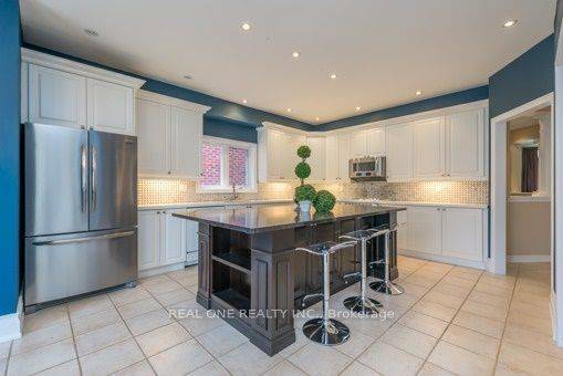 Markham, ON L6C 2A4,63 The Fairways N/A