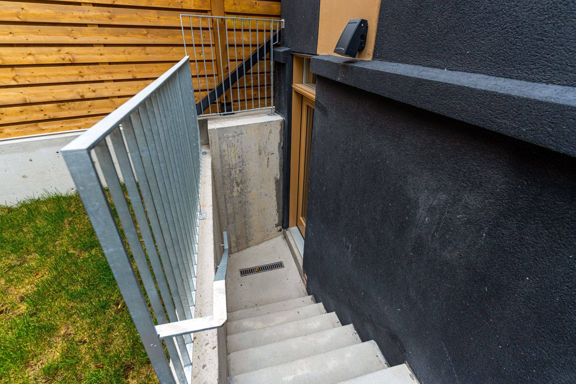 Toronto W03, ON M6N 1W7,101 Bernice CRES #Garden