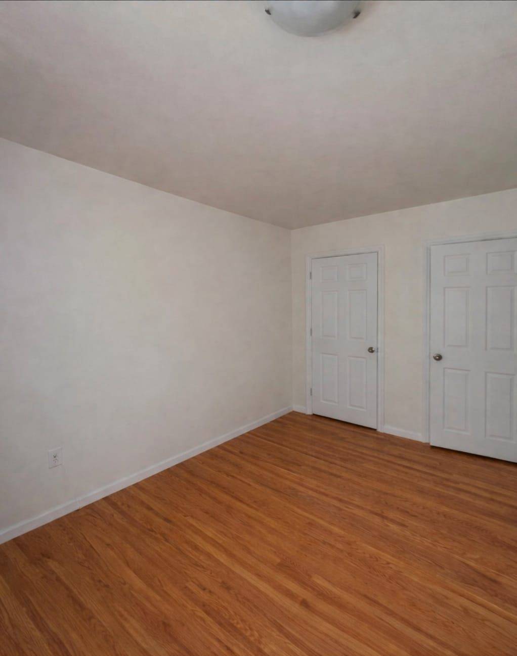 Toronto W10, ON M9V 2G4,21 Lexington AVE #22