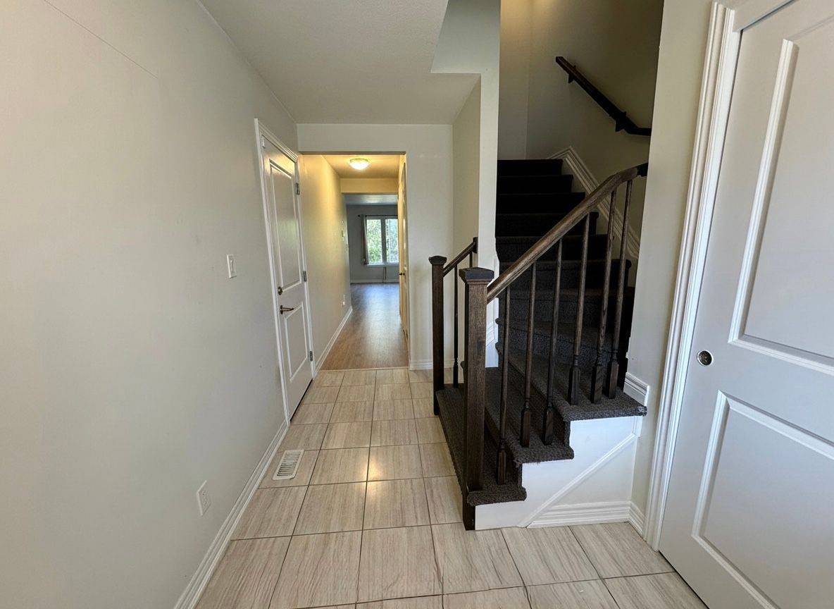 Thorold, ON L2V 0G5,54 Haney DR #Upper