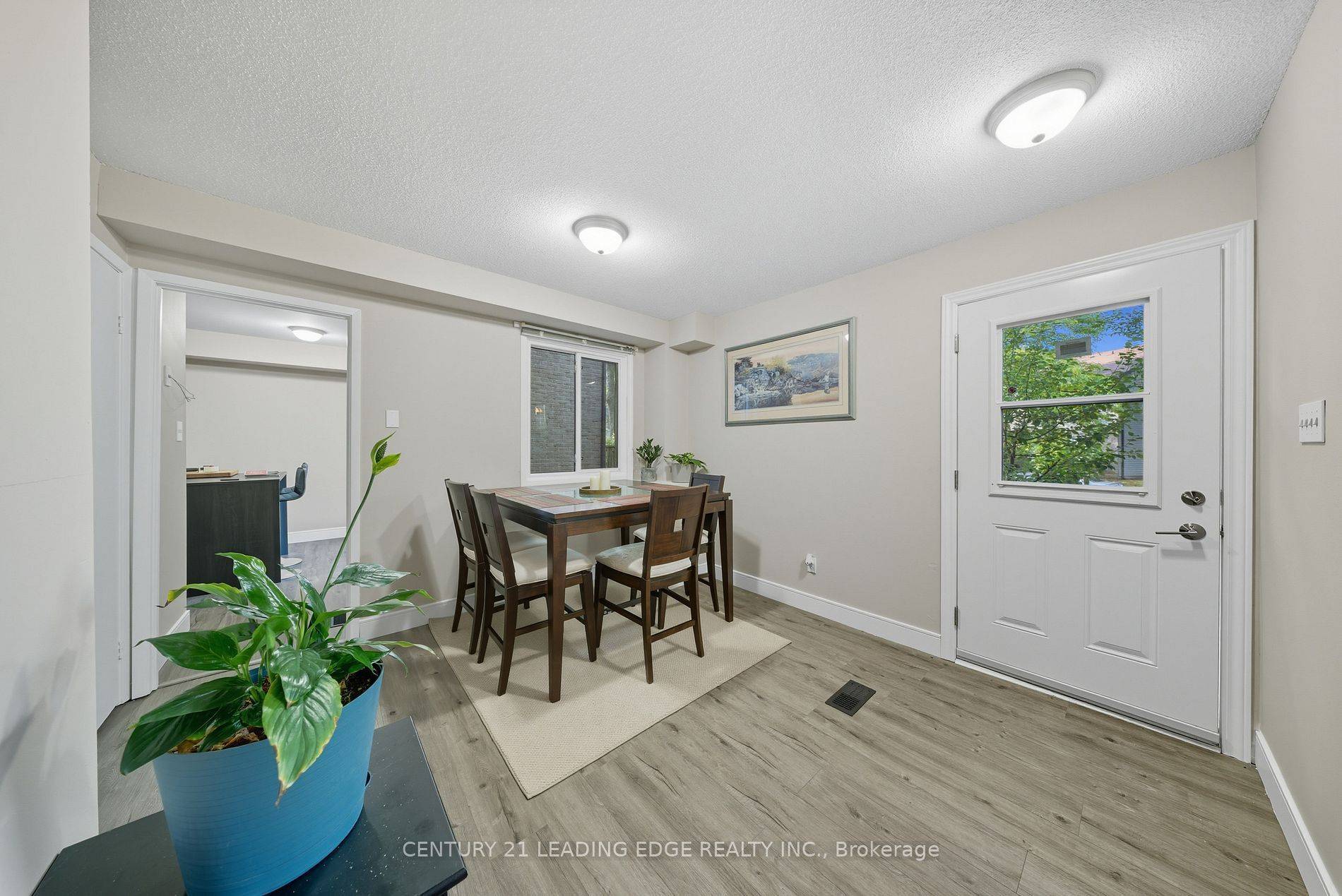 Guelph, ON N1G 2Z8,416 Scottsdale DR