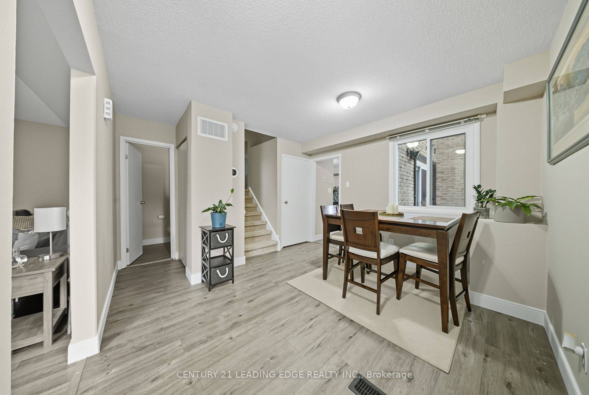 Guelph, ON N1G 2Z8,416 Scottsdale DR