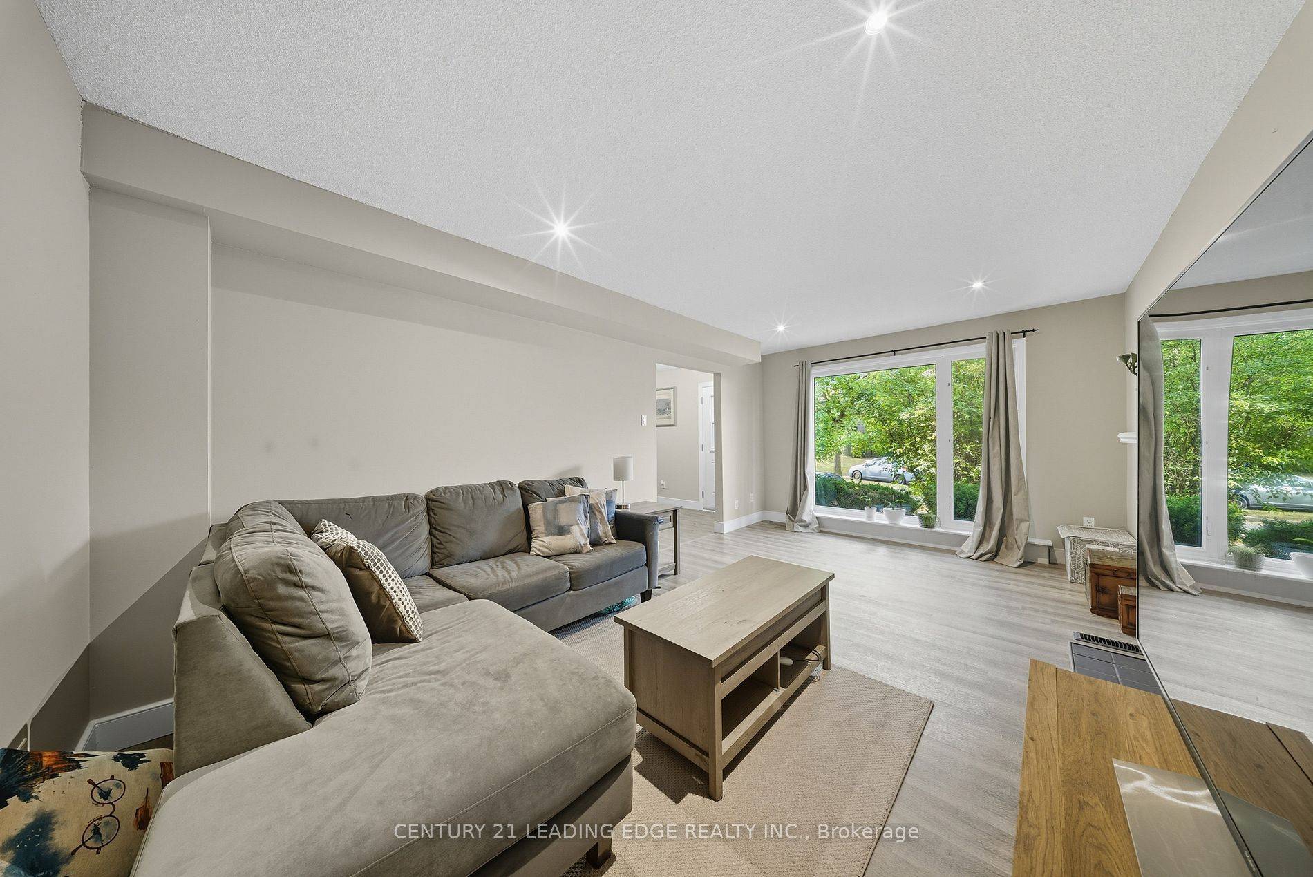 Guelph, ON N1G 2Z8,416 Scottsdale DR