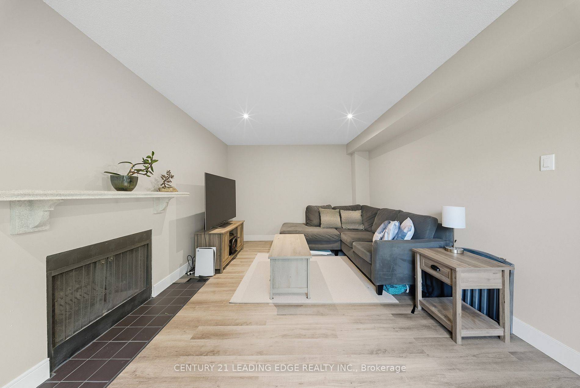 Guelph, ON N1G 2Z8,416 Scottsdale DR