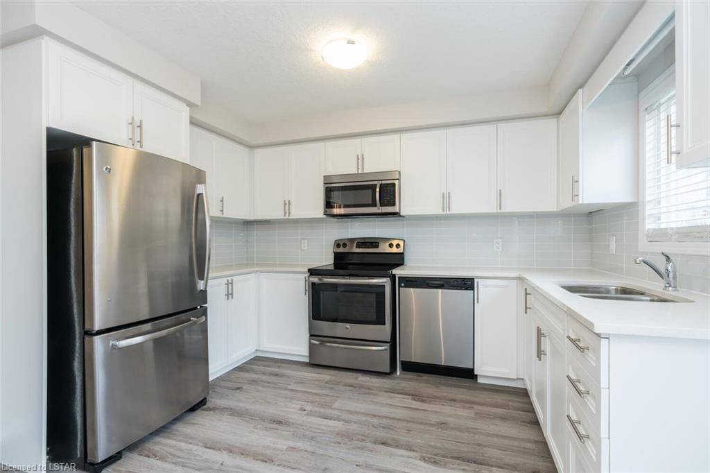 London South, ON N6L 0C7,3200 Singleton AVE #Unit #76