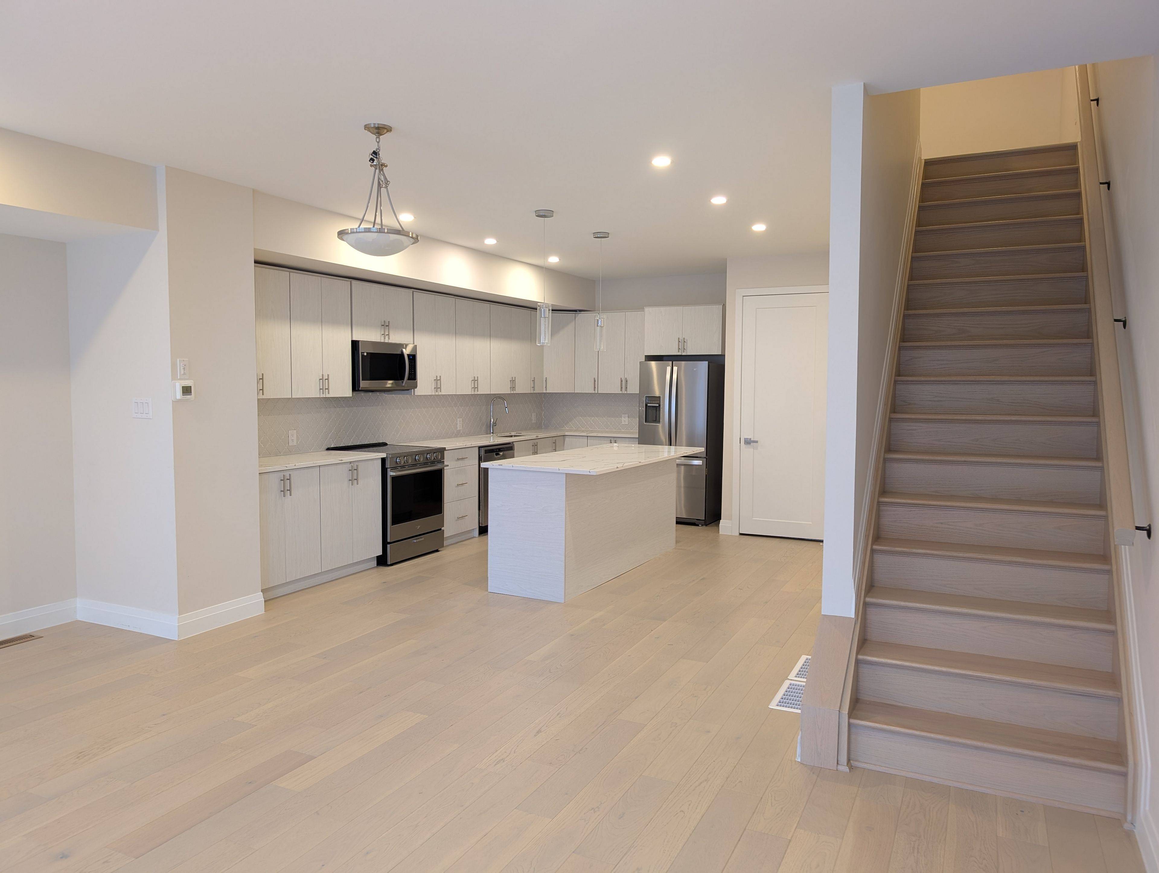 Kanata, ON K2K 1W2,812 Star Private