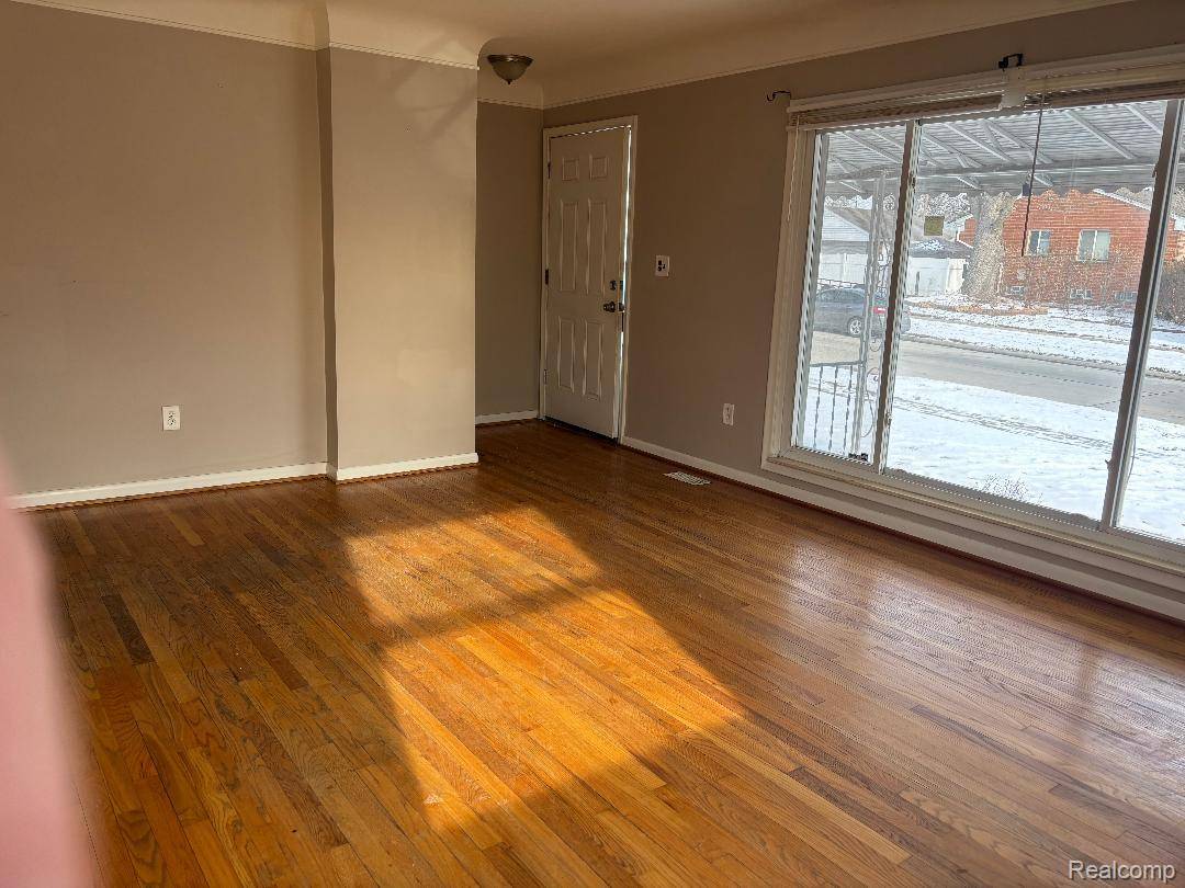 Dearborn Heights, MI 48125,25004 Powers AVE