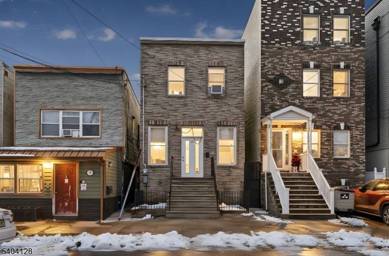 Jersey City, NJ 07306,15 Wales Ave