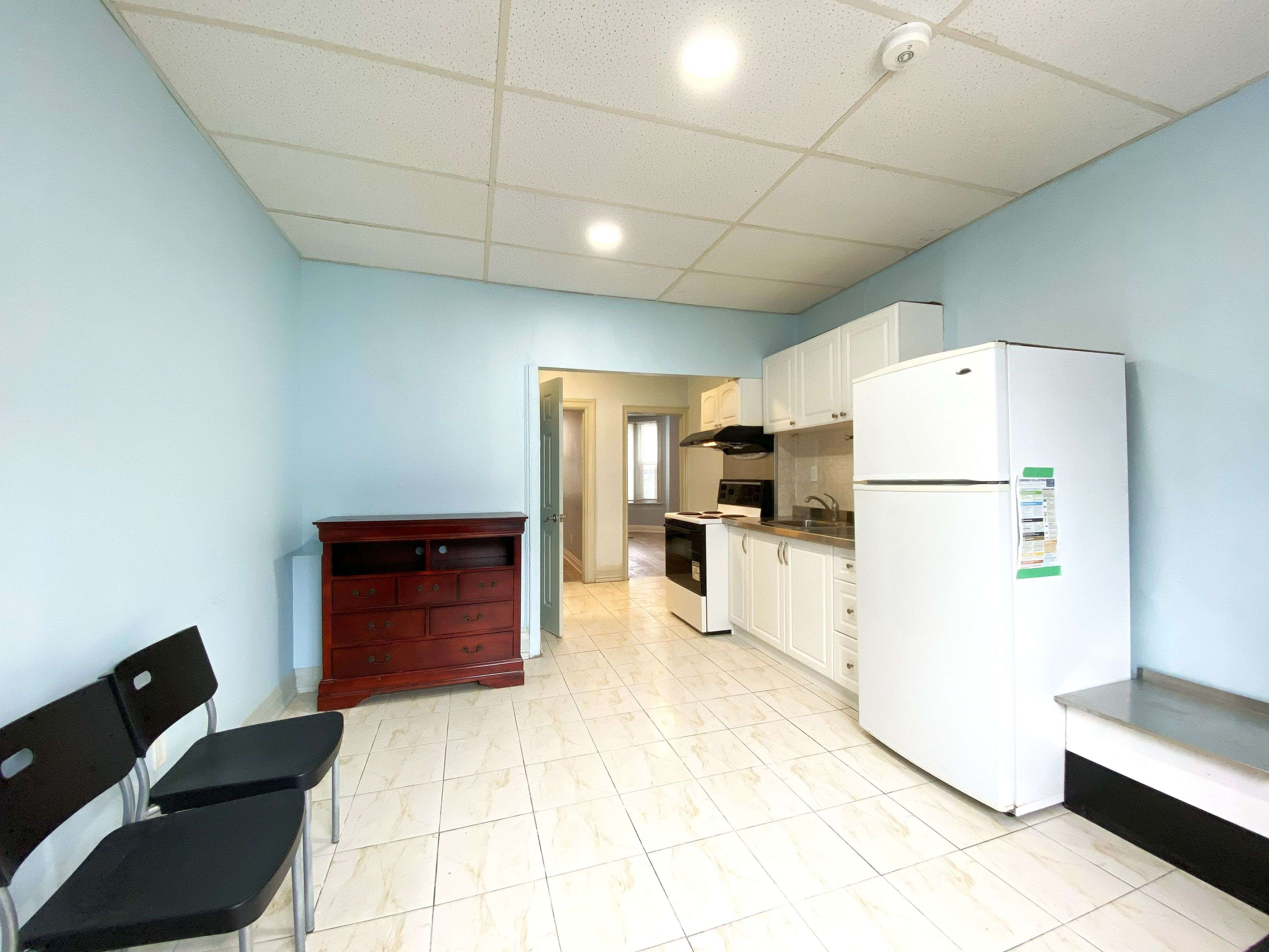 Toronto E01, ON M4M 2G8,293 Broadview AVE #Main Floor