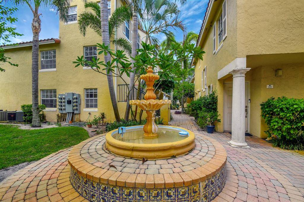 Lake Park, FL 33403,1110 Lake Shore Dr #101