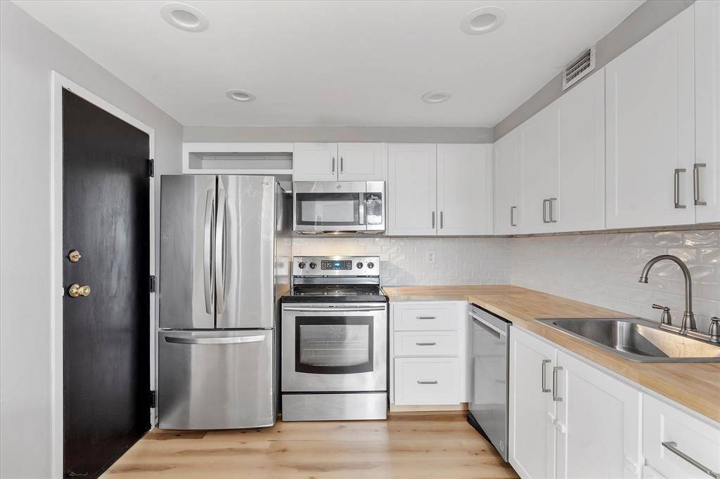 Plantation, FL 33317,6500 Cypress Rd #211