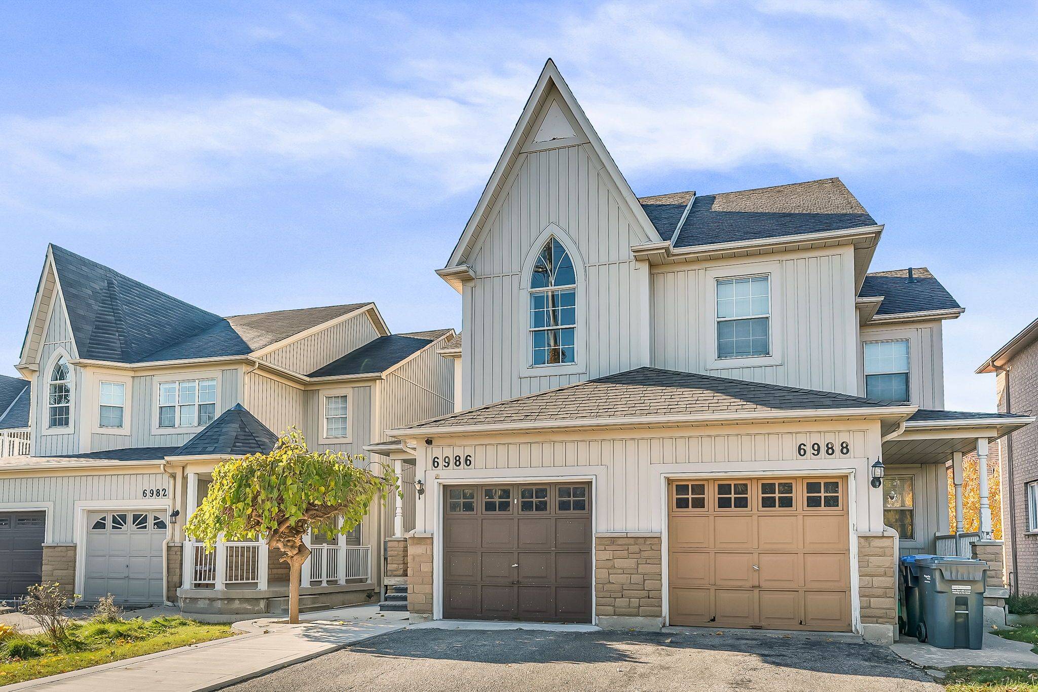 Mississauga, ON L5W 1B6,6986 Haines Artist WAY