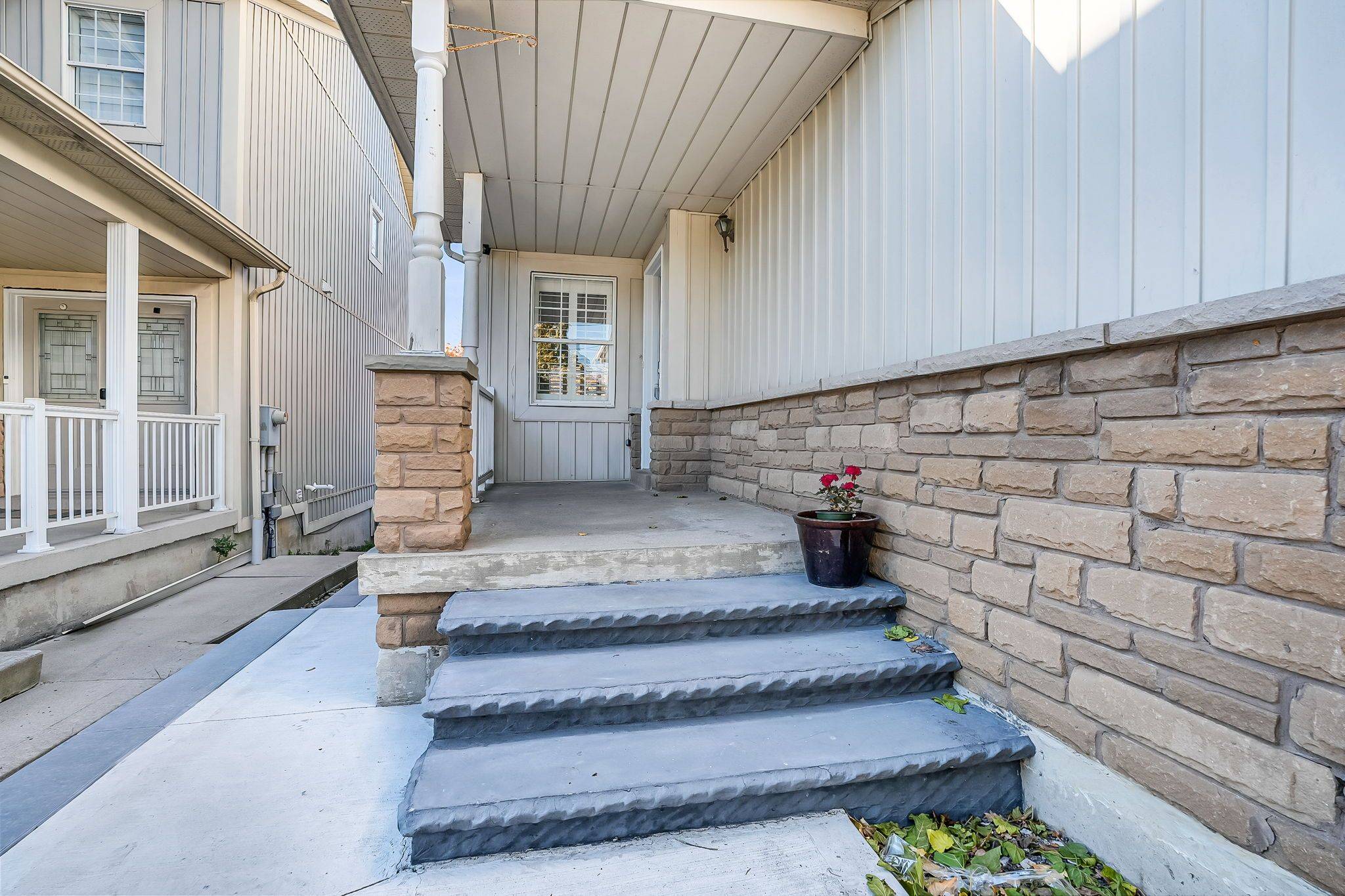 Mississauga, ON L5W 1B6,6986 Haines Artist WAY