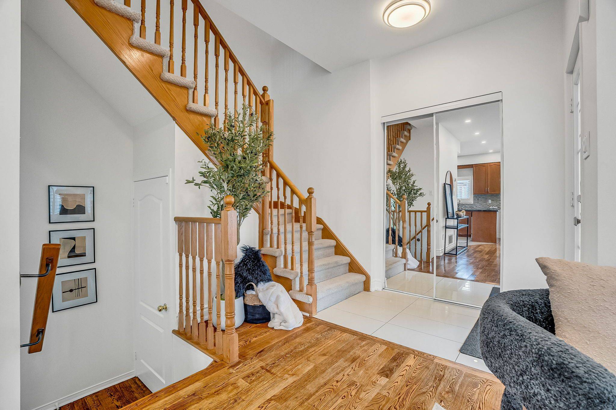 Mississauga, ON L5W 1B6,6986 Haines Artist WAY