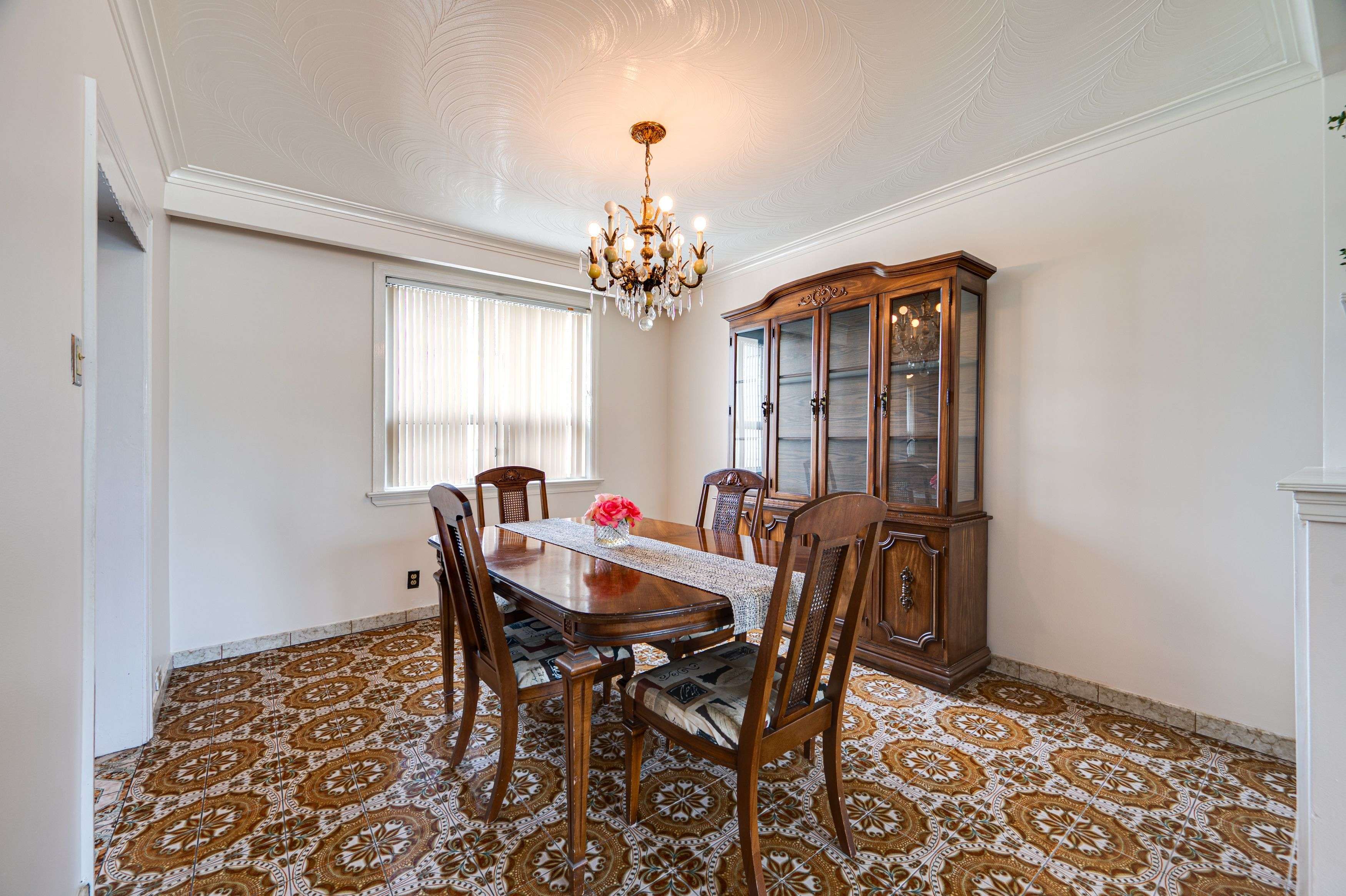 Toronto W05, ON M9M 2N5,73 Talent CRES