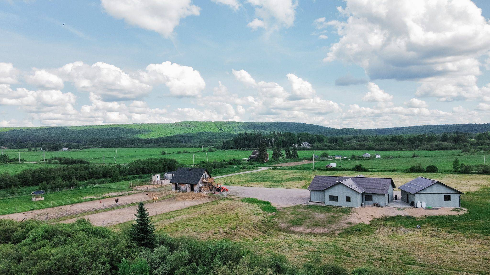 Nipissing, ON P0H 1W0,42 Simpson Hill RD