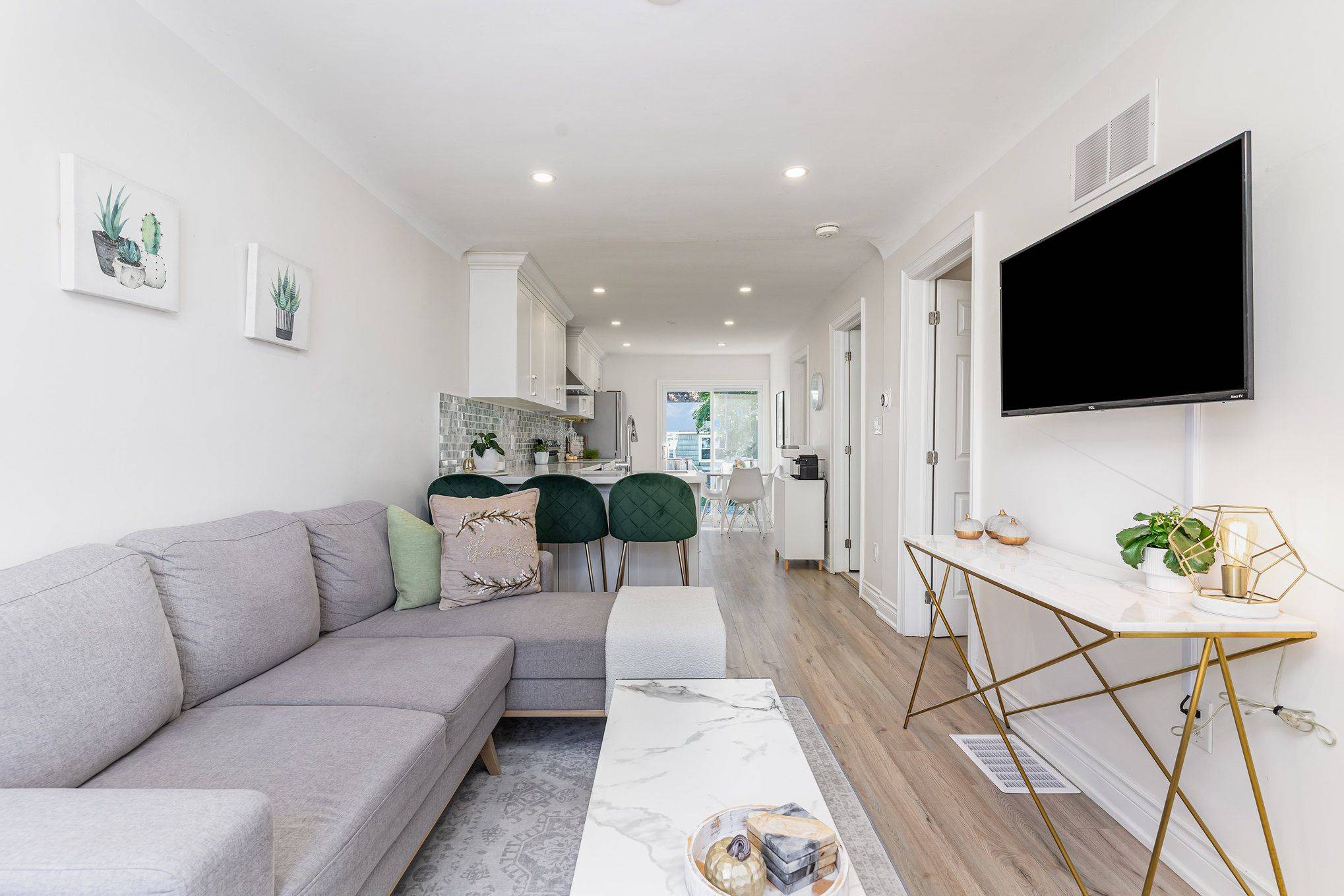 Hamilton, ON L8V 3N9,97 East 31st ST