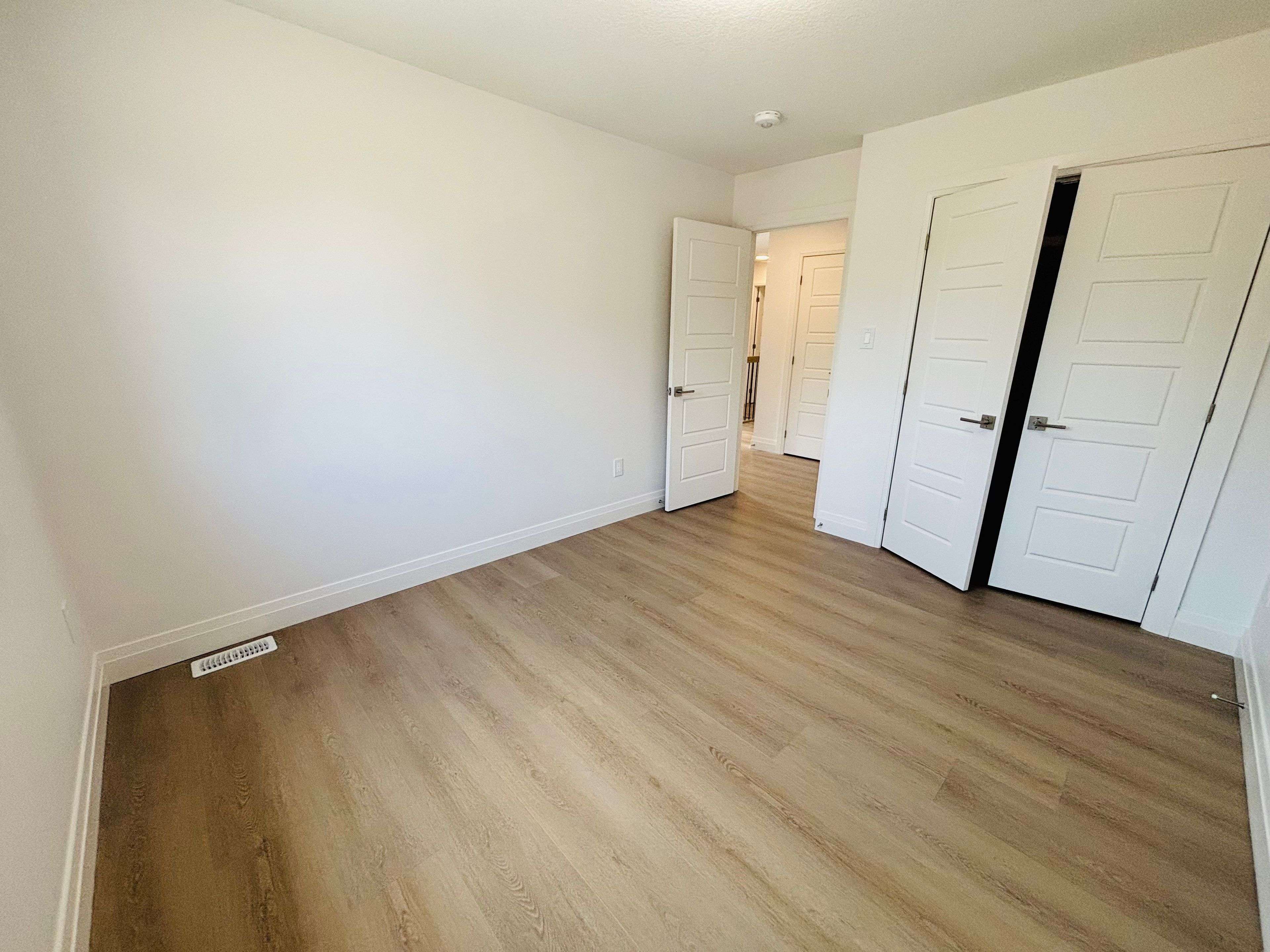 St. Thomas, ON N5R 4X6,116 Fairview AVE #2