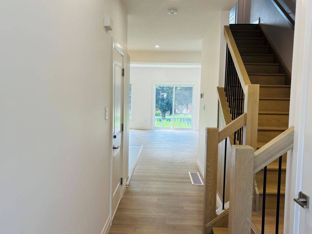 St. Thomas, ON N5R 4X6,116 Fairview AVE #2