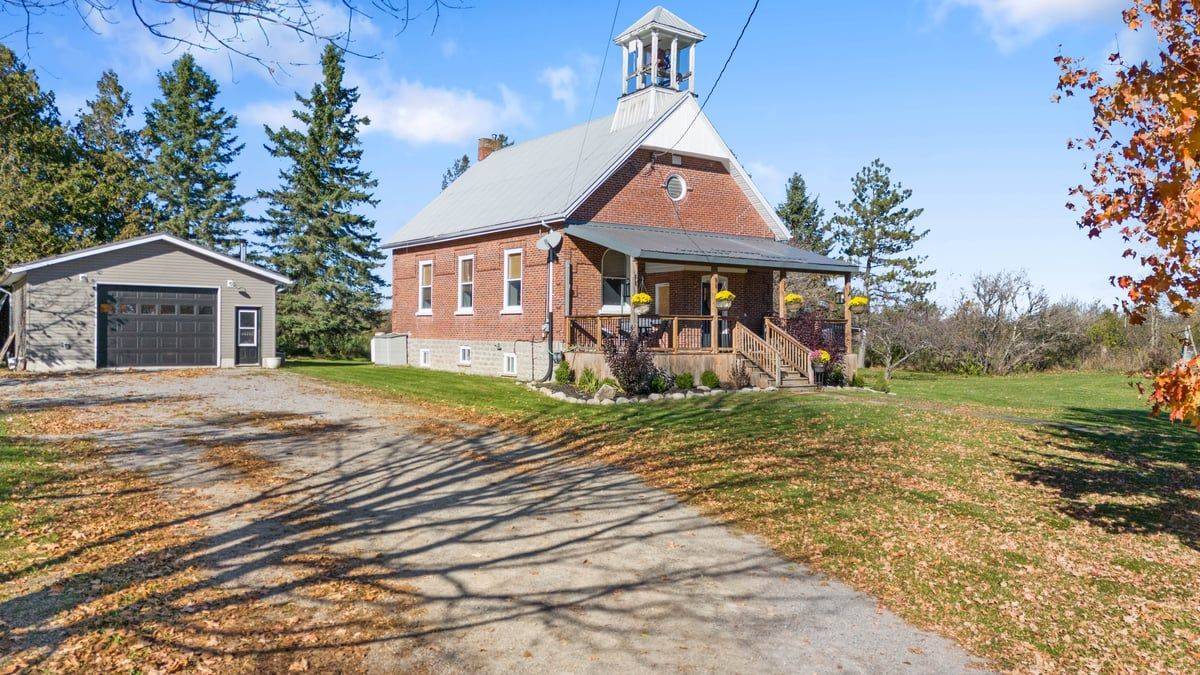 Stirling-rawdon, ON K0K 3E0,247 Cooke RD