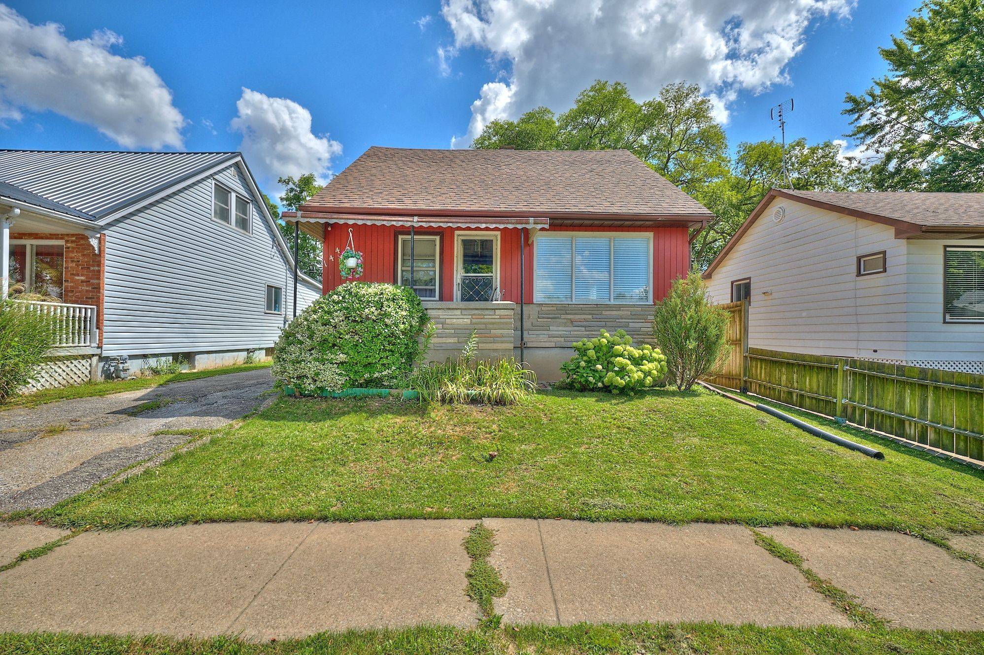 Welland, ON L3B 2N6,144 Dunkirk RD