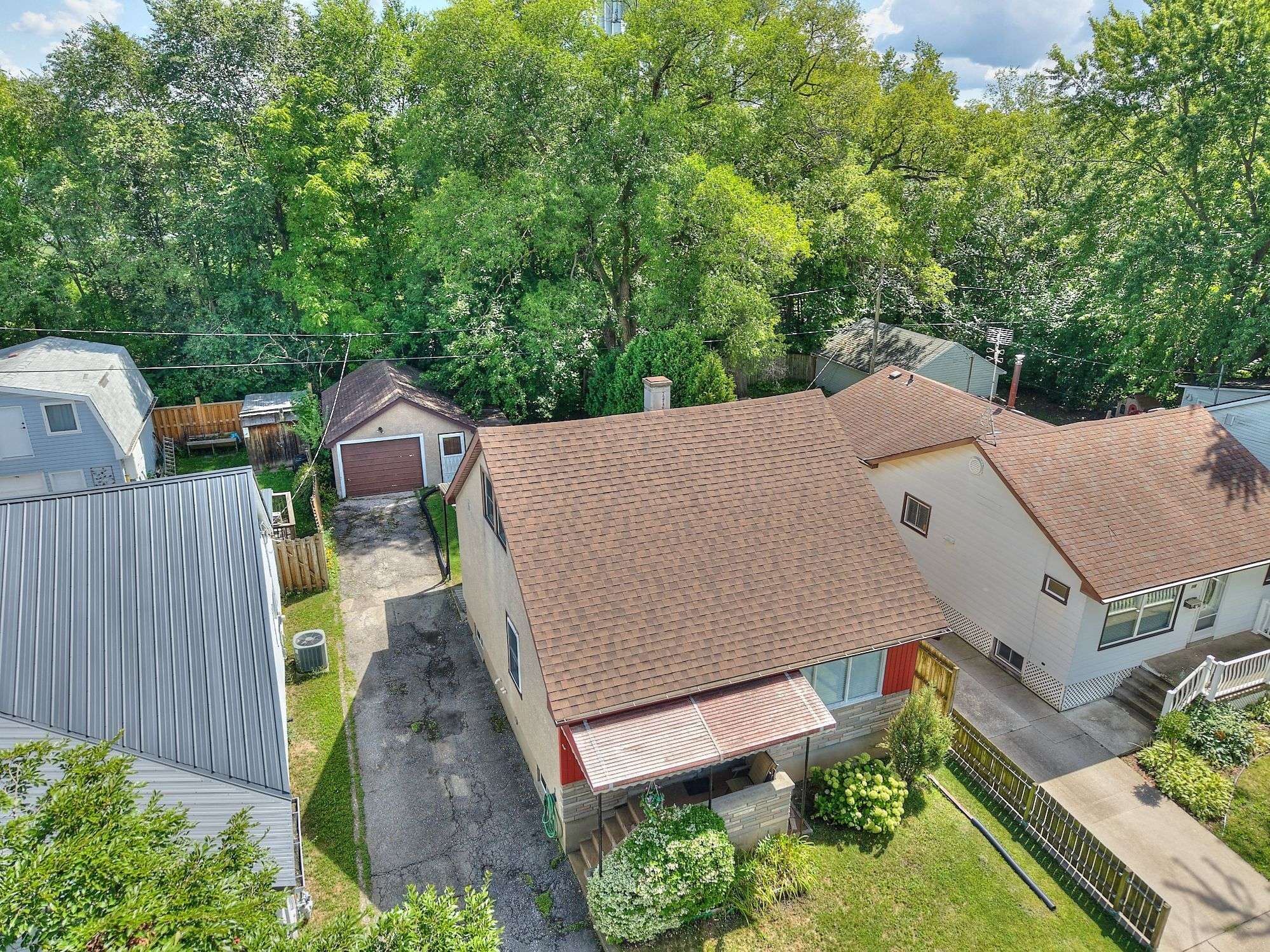 Welland, ON L3B 2N6,144 Dunkirk RD