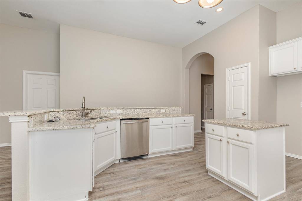 Lewisville, TX 75077,812 Pinnacle Circle