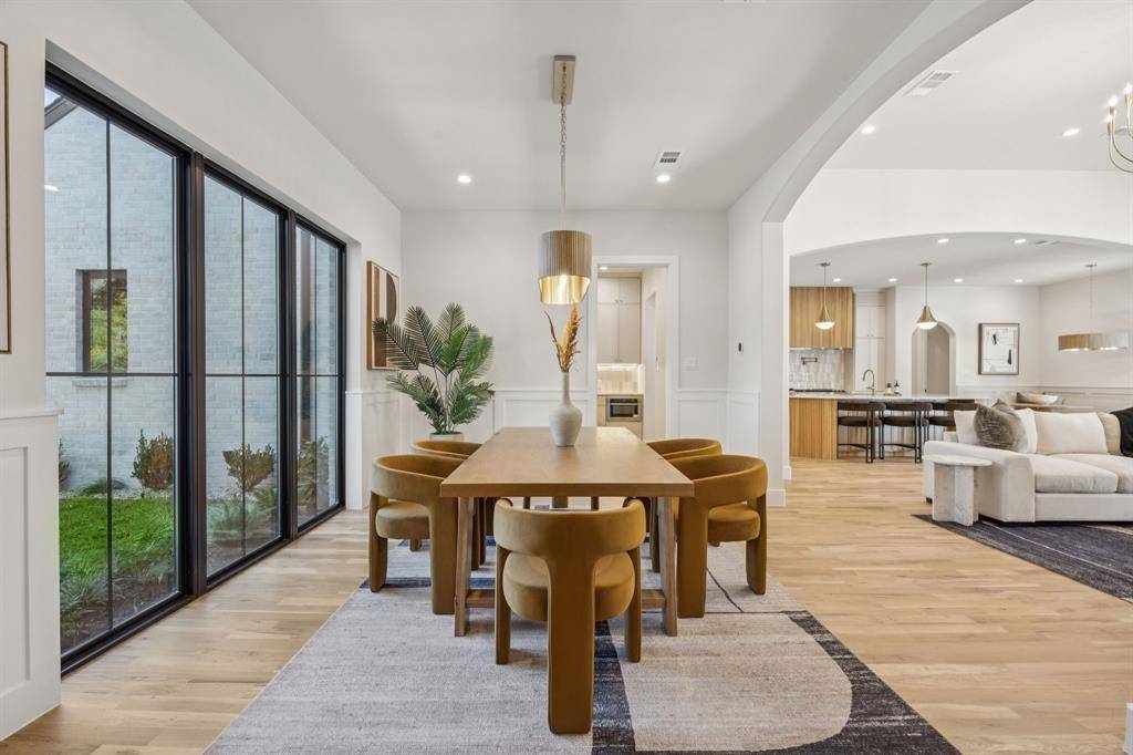 Dallas, TX 75248,6619 Robin Willow Court