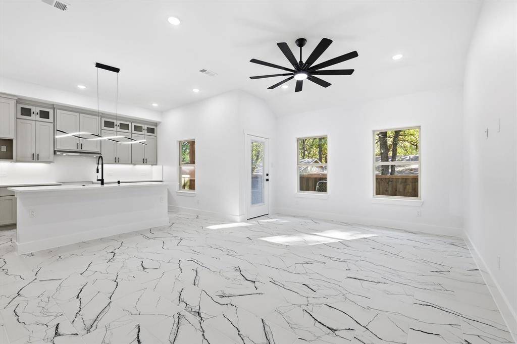 Gun Barrel City, TX 75156,105 Forest Oaks Drive