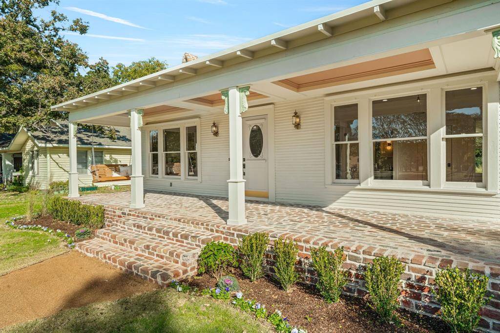 Graham, TX 76450,915 Cherry Street