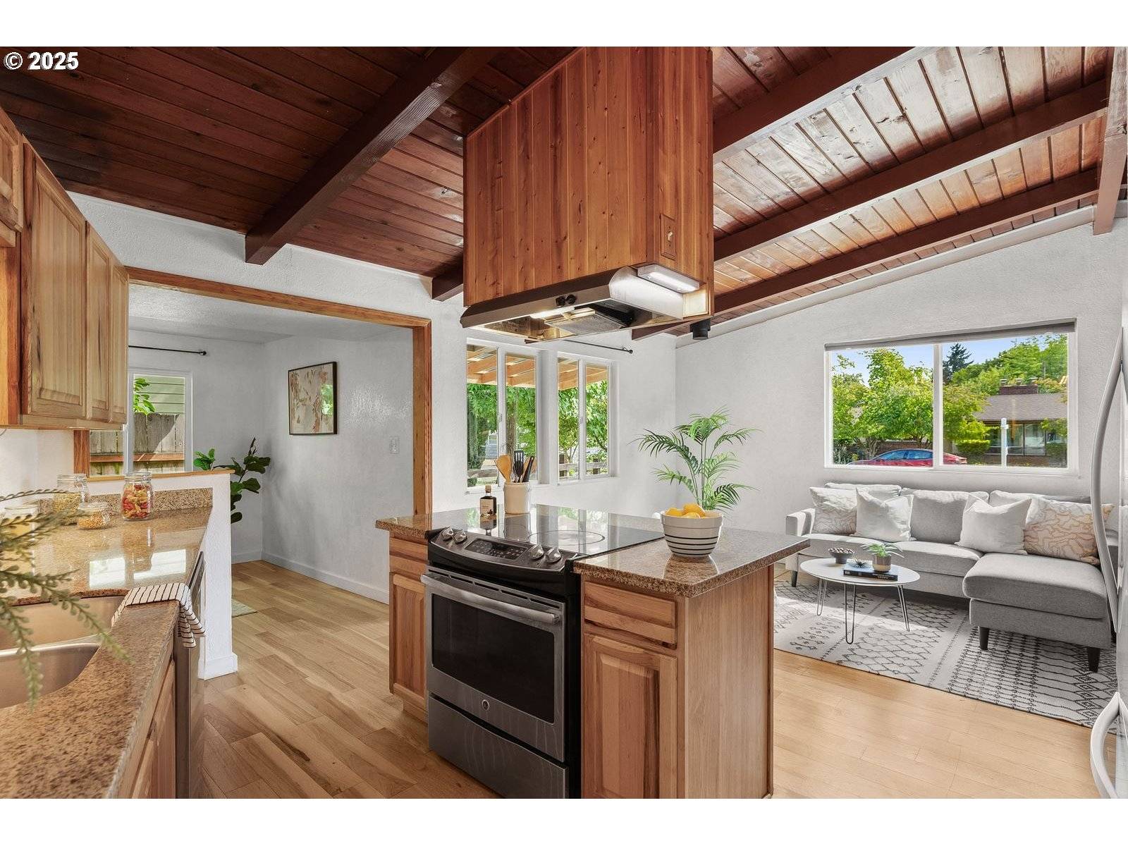 Portland, OR 97203,9025 N CLARENDON AVE