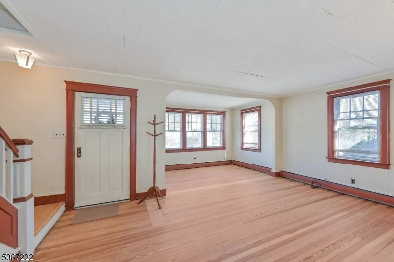 Saddle Brook Twp., NJ 07663,54 Rochelle Pkwy