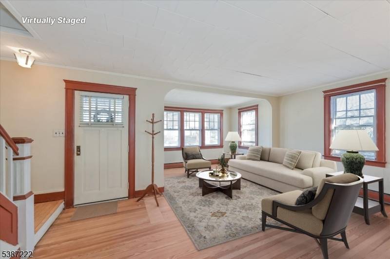 Saddle Brook Twp., NJ 07663,54 Rochelle Pkwy