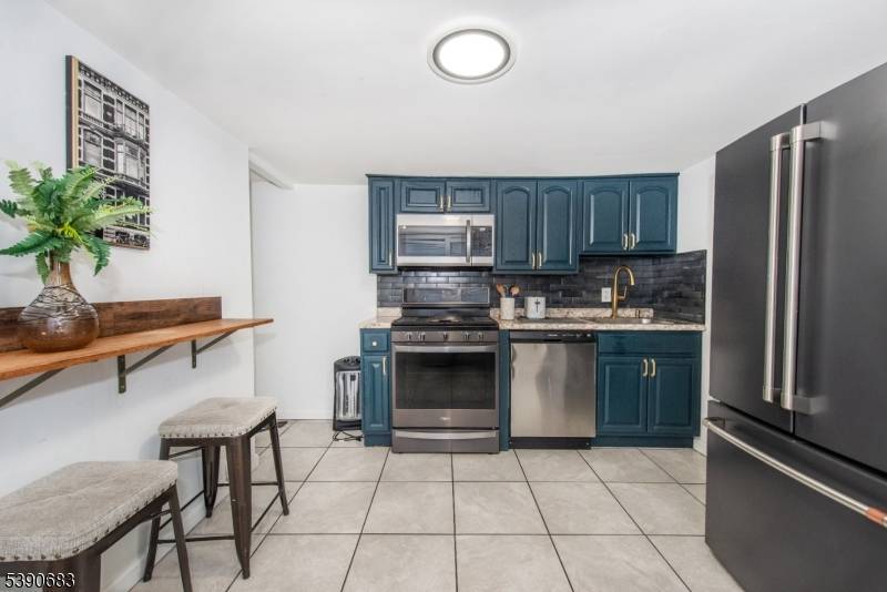 Newark City, NJ 07105,7 Calumet St