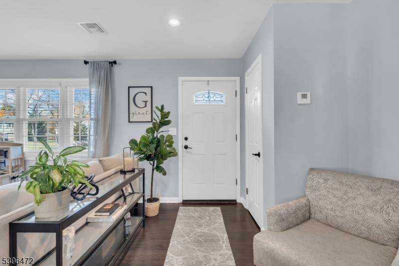 Piscataway Twp., NJ 08854,15 Maplehurst Ln