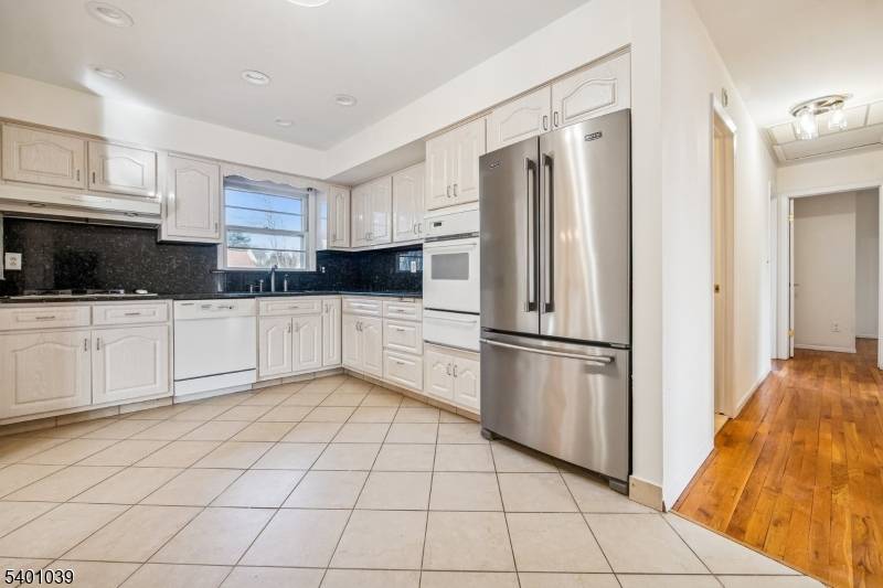 Springfield Twp., NJ 07081,13 Evergreen Ave