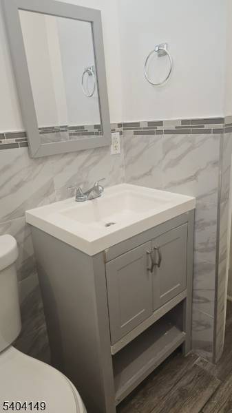 Bayonne City, NJ 07002,549 Avenue