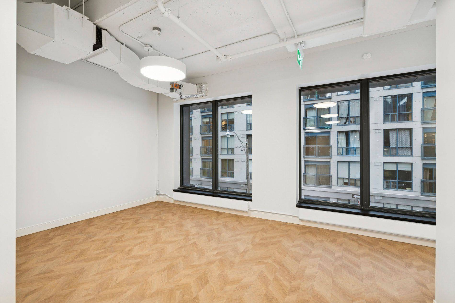 Toronto C08, ON M5B 2A6,80 Dalhousie ST #200