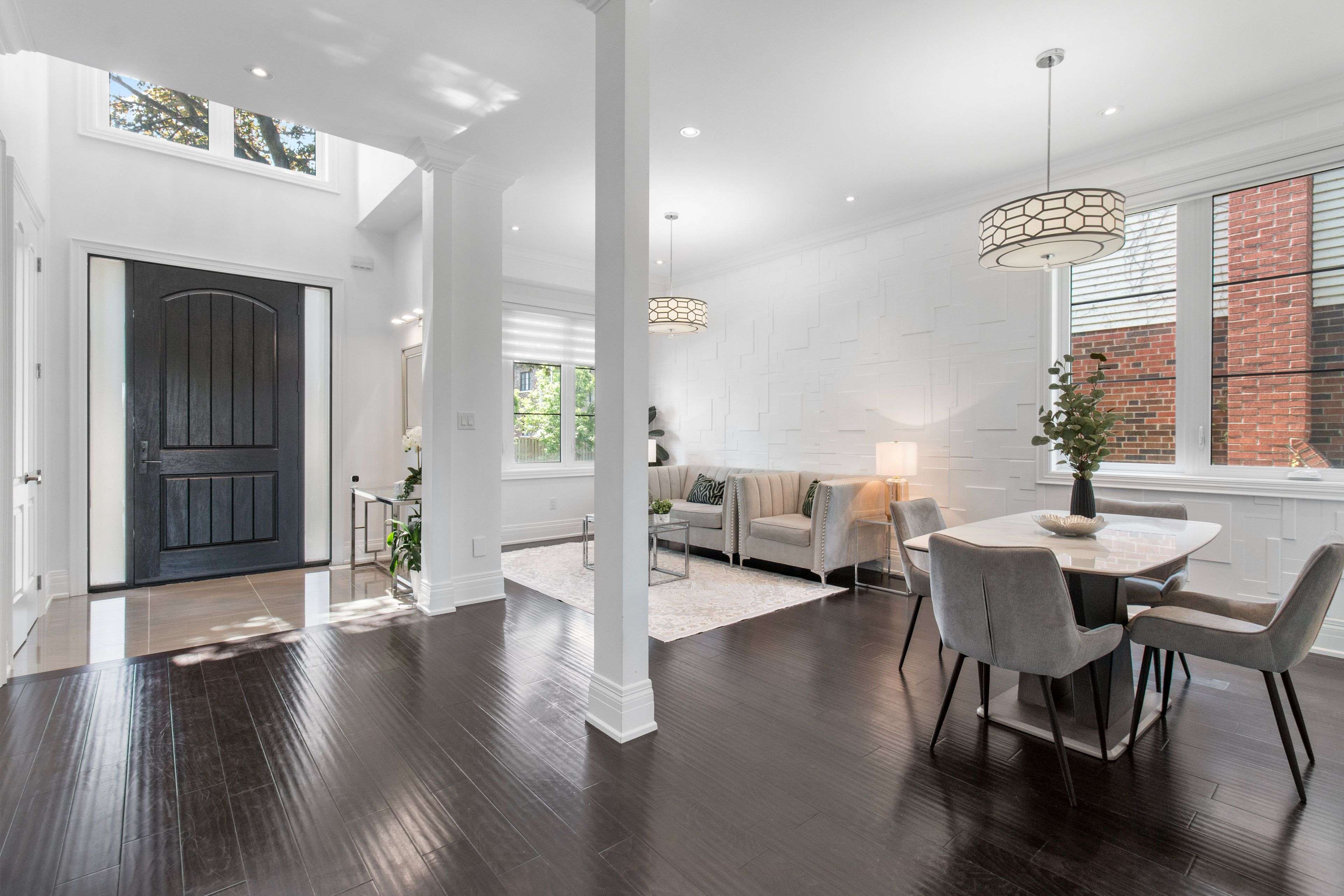 Toronto C07, ON M2R 2E2,38 Devondale AVE